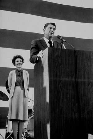 Ronald Reagan and wife Nancy campaigning for president at Burbank Airport