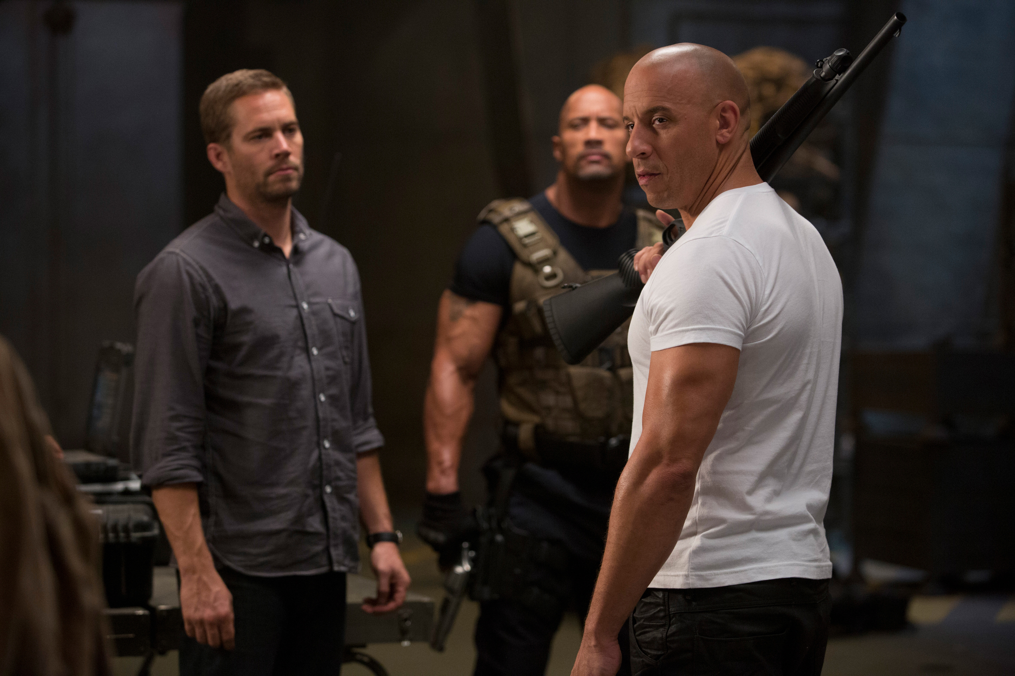 Still of Vin Diesel, Dwayne Johnson and Paul Walker in Greiti ir isiute 6 (2013)