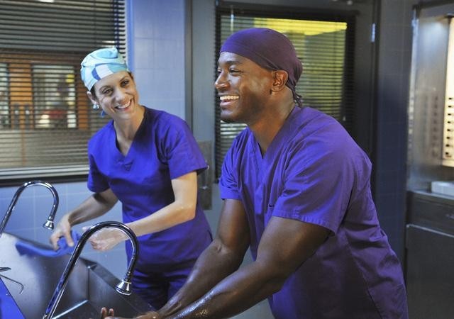 Still of Taye Diggs and Kate Walsh in Private Practice (2007)