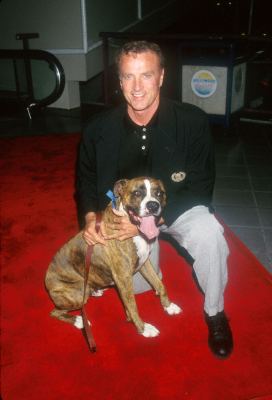 Kevin Dobson at event of Dog Park (1998)