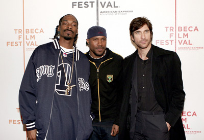 Dylan McDermott, Snoop Dogg and Danny Green at event of The Tenants (2005)