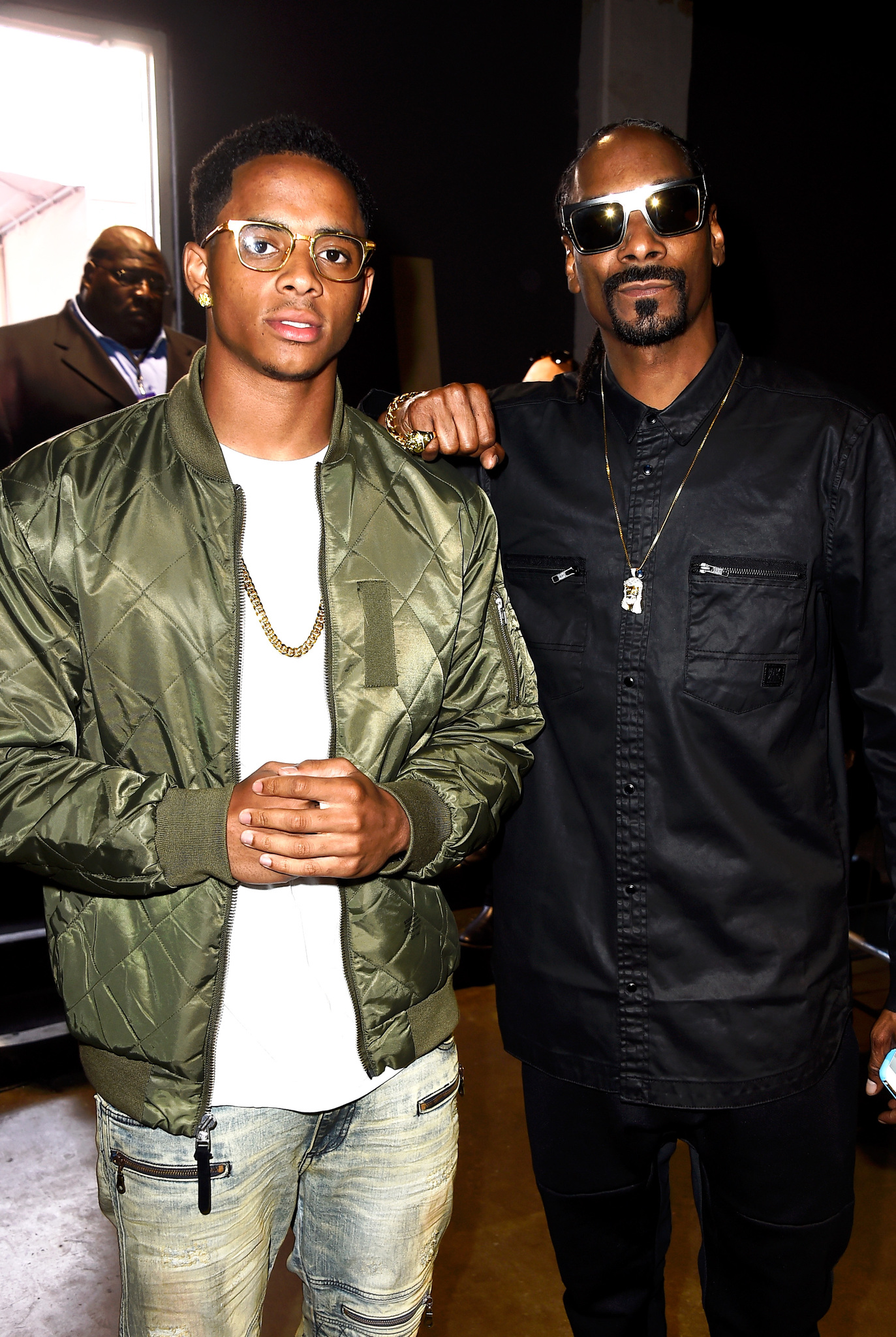 Snoop Dogg and Cordell Broadus at event of IHeartRadio Music Awards (2015)