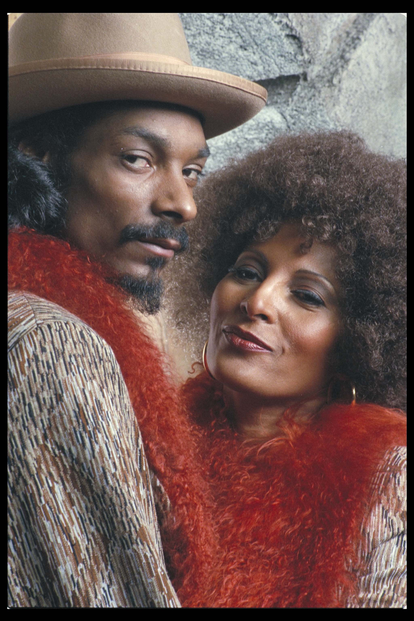 Still of Pam Grier and Snoop Dogg in Bones (2001)