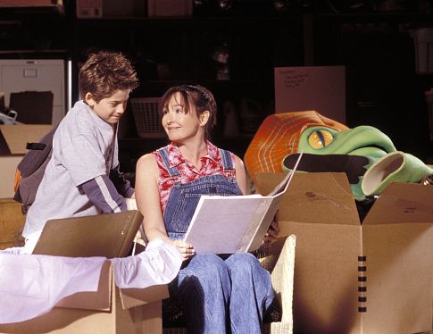 Still of Nora Dunn and Alex D. Linz in Max Keeble's Big Move (2001)