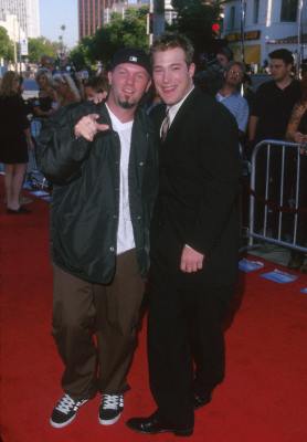James DeBello and Fred Durst at event of Detroit Rock City (1999)