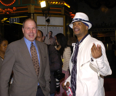 Damon Wayans and Michael Eisner at event of The Ladykillers (2004)