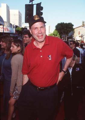 Michael Eisner at event of Armagedonas (1998)