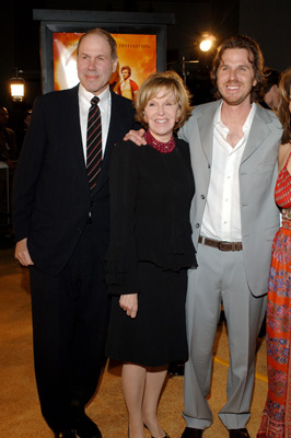 Michael Eisner, Breck Eisner and Jane Eisner at event of Sahara (2005)