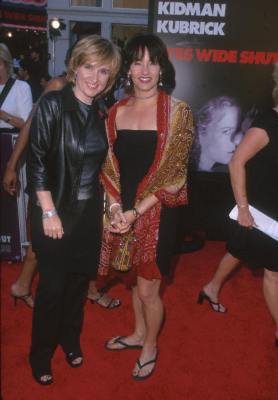 Julie Cypher and Melissa Etheridge at event of Eyes Wide Shut (1999)