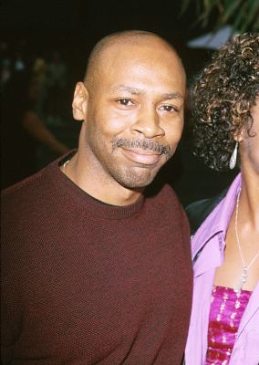 Kevin Eubanks at event of My 5 Wives (2000)