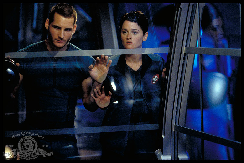 Still of Robin Tunney and Peter Facinelli in Supernova (2000)