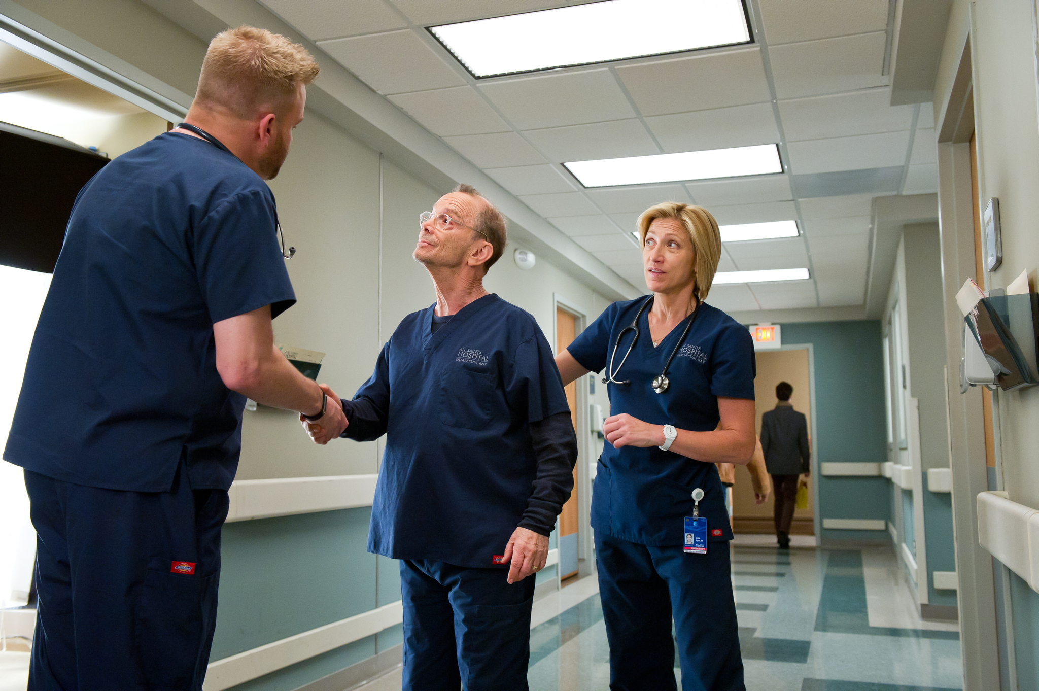 Joel Grey, Edie Falco and Stephen Wallem in Nurse Jackie (2009)