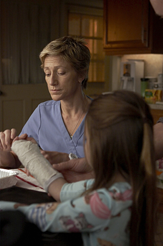Still of Edie Falco and Mackenzie Aladjem in Nurse Jackie (2009)