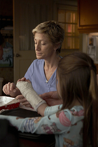 Still of Edie Falco and Mackenzie Aladjem in Nurse Jackie (2009)