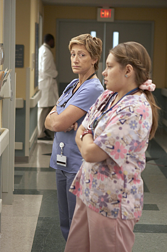 Still of Edie Falco and Merritt Wever in Nurse Jackie (2009)