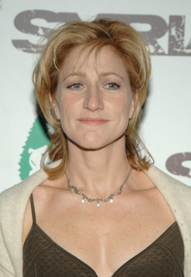 Edie Falco at event of Syriana (2005)