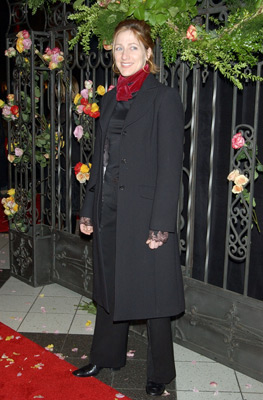 Edie Falco at event of Sesios pedos po zeme (2001)