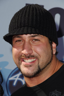 Joey Fatone at event of American Idol: The Search for a Superstar (2002)