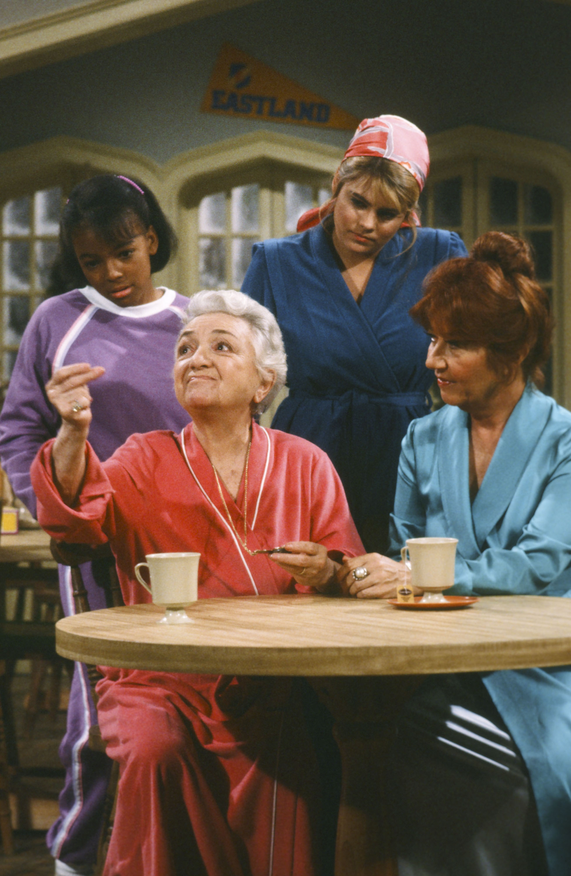 Still of Kim Fields, Molly Picon, Charlotte Rae and Lisa Whelchel in The Facts of Life (1979)