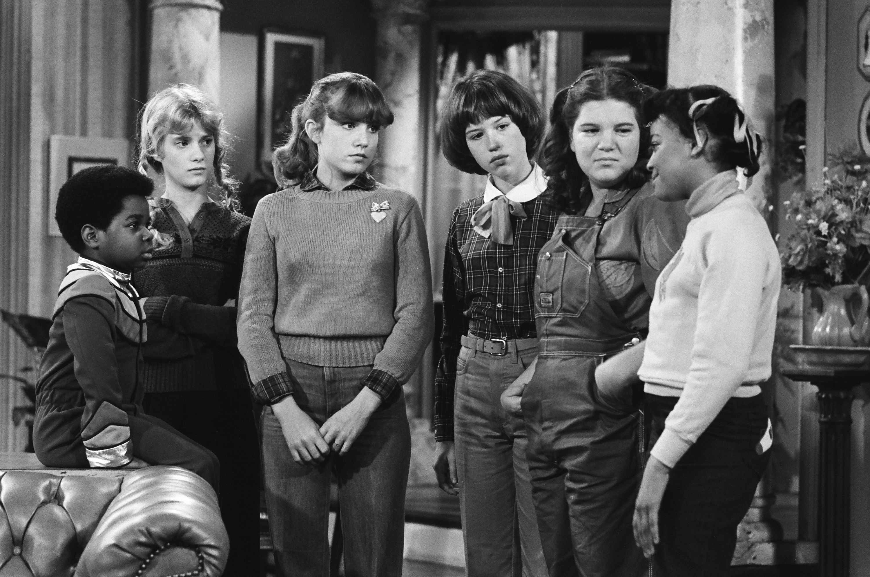 Still of Molly Ringwald, Kim Fields, Mindy Cohn, Gary Coleman, Julie Anne Haddock and Dana Plato in Diff'rent Strokes (1978)