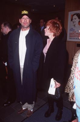 Bruce Willis and Frances Fisher at event of Merkurijaus kodas (1998)