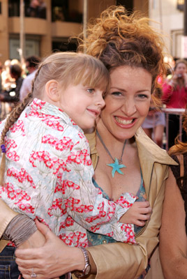 Joely Fisher at event of Chicken Little (2005)