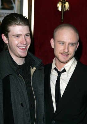 Ben Foster and Jon Foster at event of Hostage (2005)
