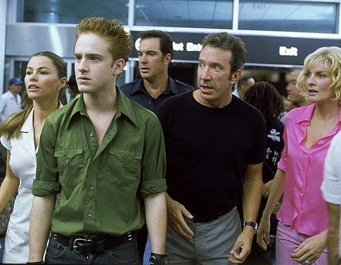 Still of Rene Russo, Tim Allen, Ben Foster, Sofía Vergara and Patrick Warburton in Big Trouble (2002)