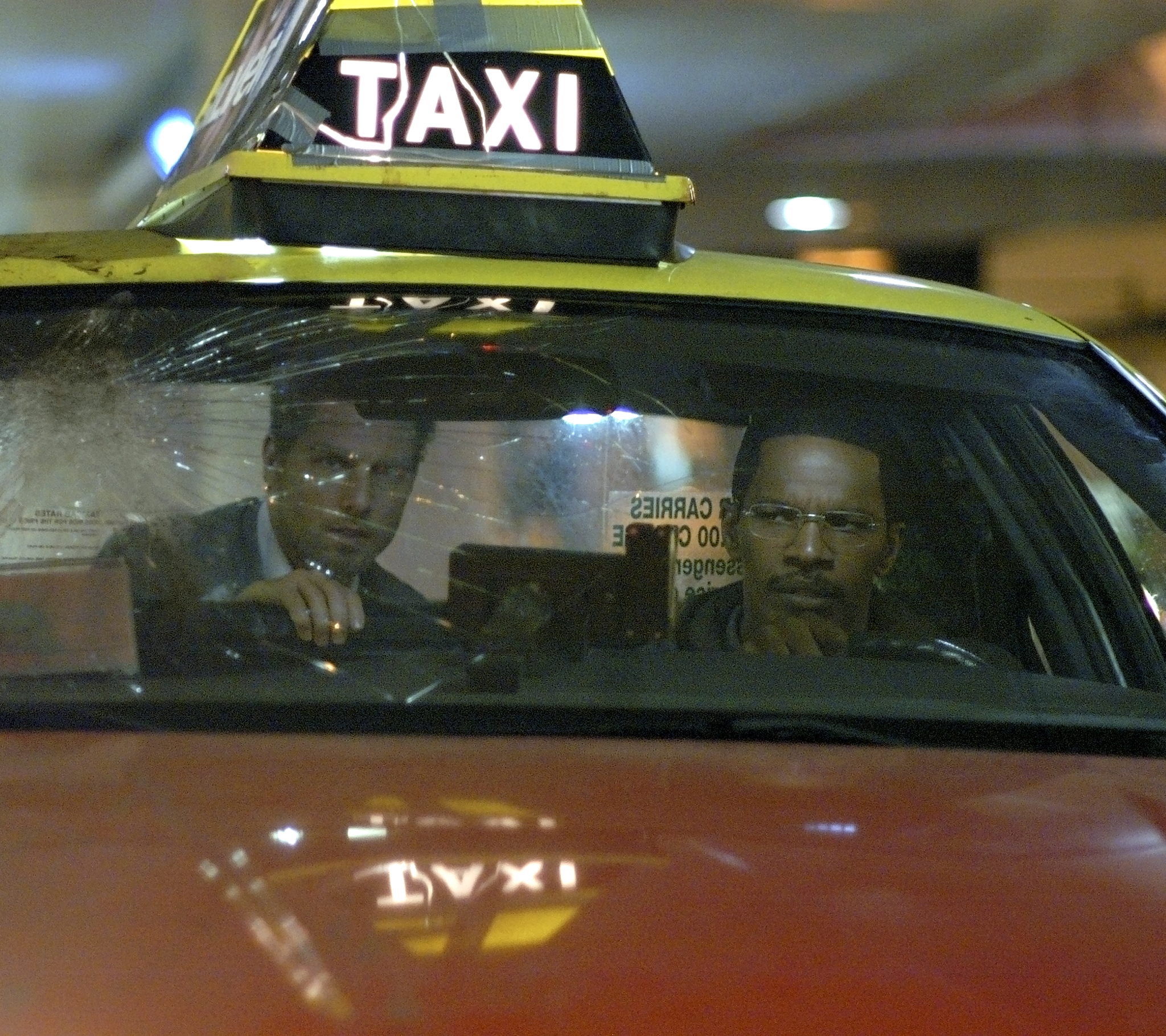 Still of Tom Cruise and Jamie Foxx in Nakties ikaitas (2004)