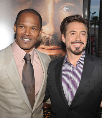 Robert Downey Jr. and Jamie Foxx at event of The Soloist (2009)