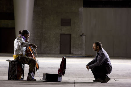 Still of Robert Downey Jr. and Jamie Foxx in The Soloist (2009)