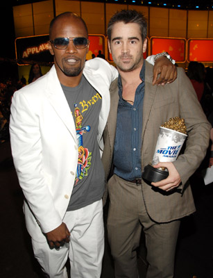 Jamie Foxx and Colin Farrell at event of 2006 MTV Movie Awards (2006)