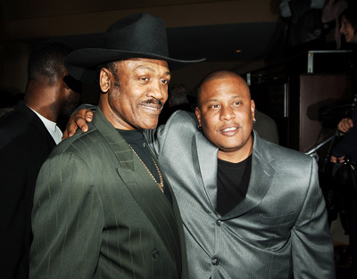 Joe Frazier and Benny Paret at event of Ring of Fire: The Emile Griffith Story (2005)