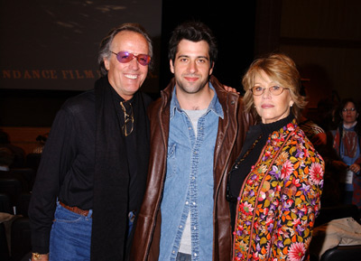 Jane Fonda, Peter Fonda and Troy Garity at event of Soldier's Girl (2003)