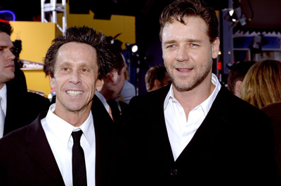 Russell Crowe and Brian Grazer at event of Cinderella Man (2005)