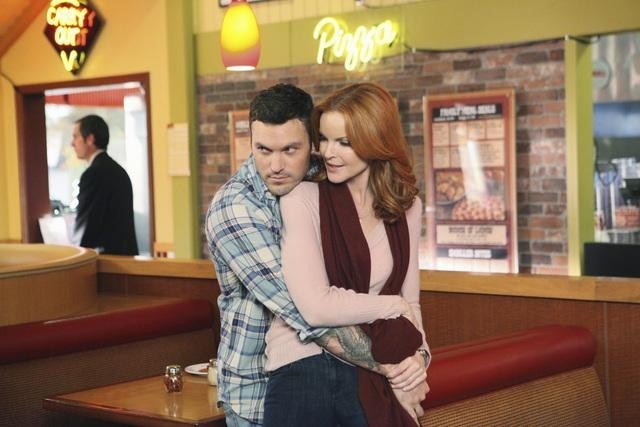 Still of Brian Austin Green and Marcia Cross in Nusivylusios namu seimininkes (2004)