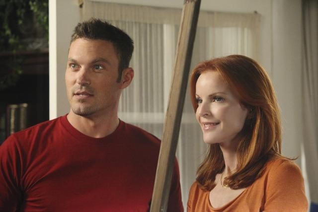 Still of Brian Austin Green and Marcia Cross in Nusivylusios namu seimininkes (2004)