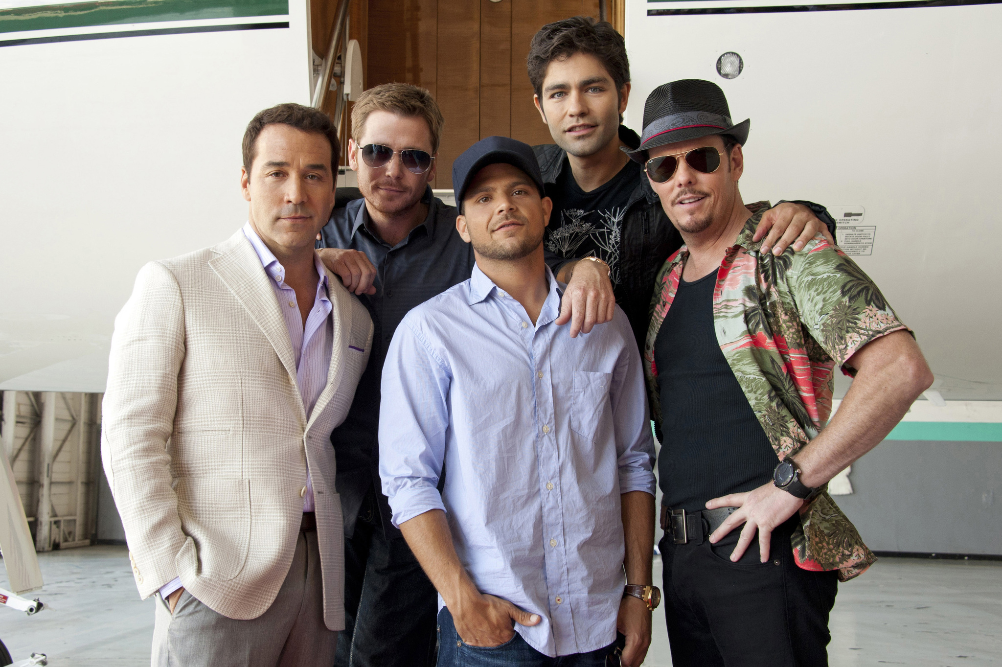 Still of Kevin Dillon, Adrian Grenier, Jeremy Piven, Kevin Connolly and Jerry Ferrara in Entourage (2004)