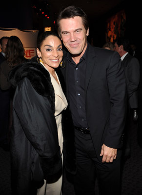 Josh Brolin and Jasmine Guy at event of The People Speak (2009)