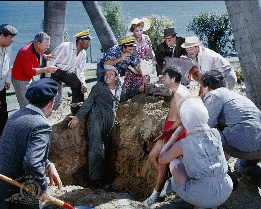 Still of Mickey Rooney, Buddy Hackett, Jonathan Winters, Ethel Merman, Dick Shawn, Phil Silvers and Terry-Thomas in It's a Mad, Mad, Mad, Mad World (1963)
