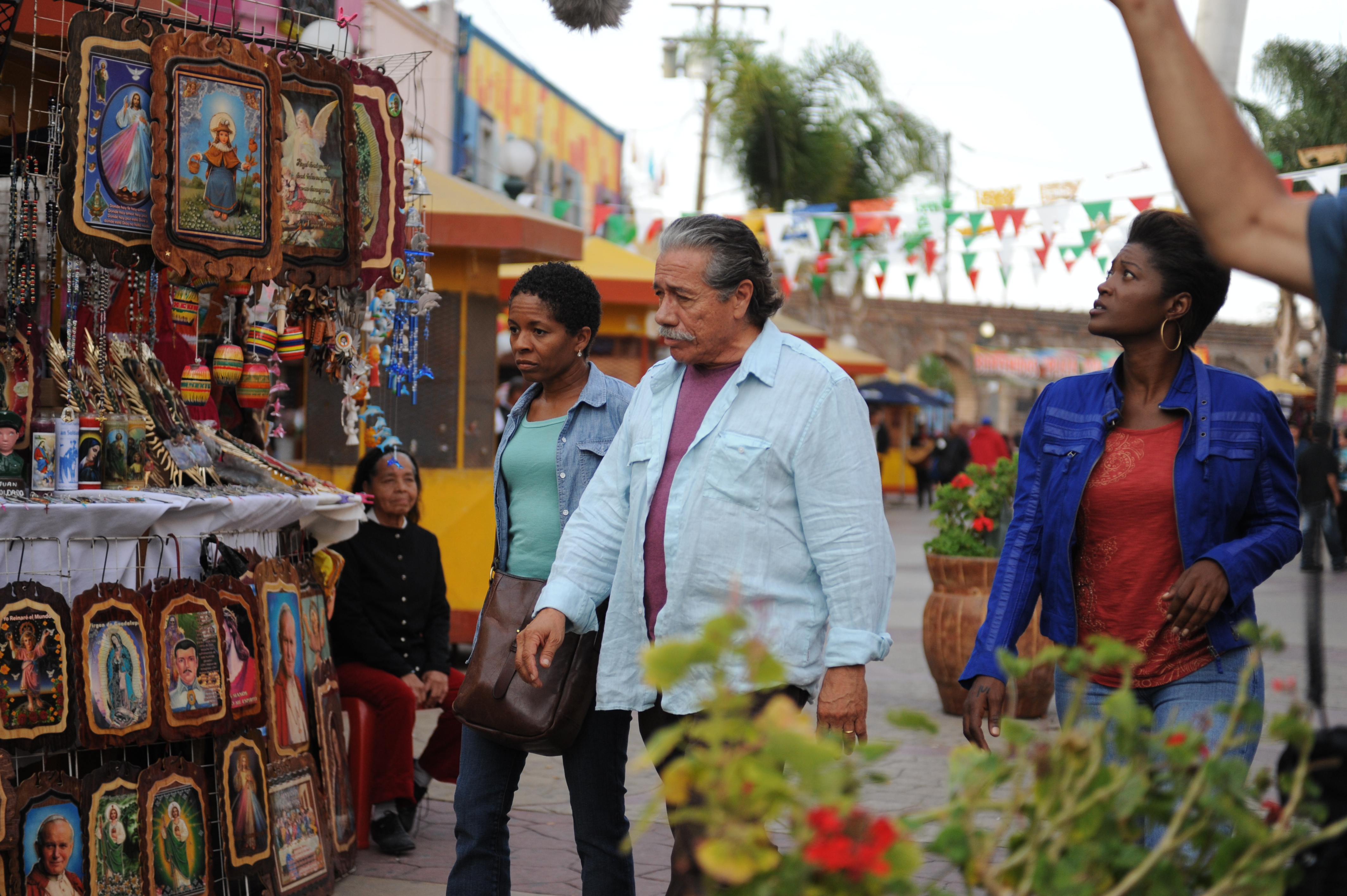 Still of Edward James Olmos, LisaGay Hamilton and Yolonda Ross in Go for Sisters (2013)