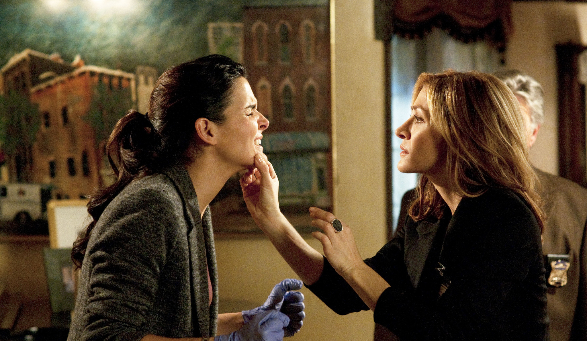 Still of Angie Harmon and Sasha Alexander in Rizzoli & Isles (2010)