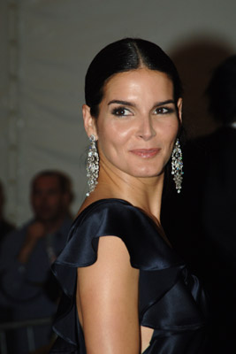 Angie Harmon