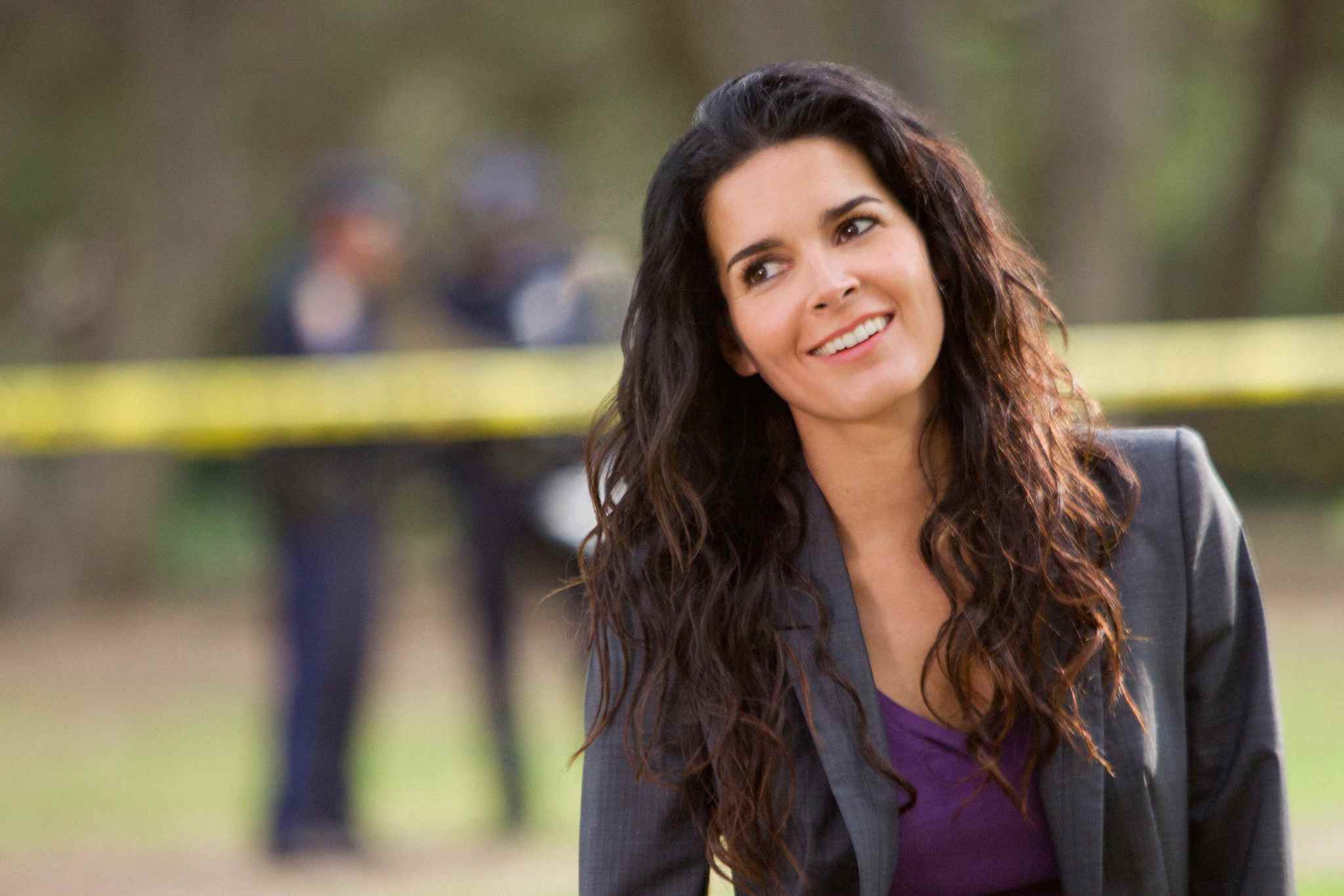 Still of Angie Harmon in Rizzoli & Isles (2010)