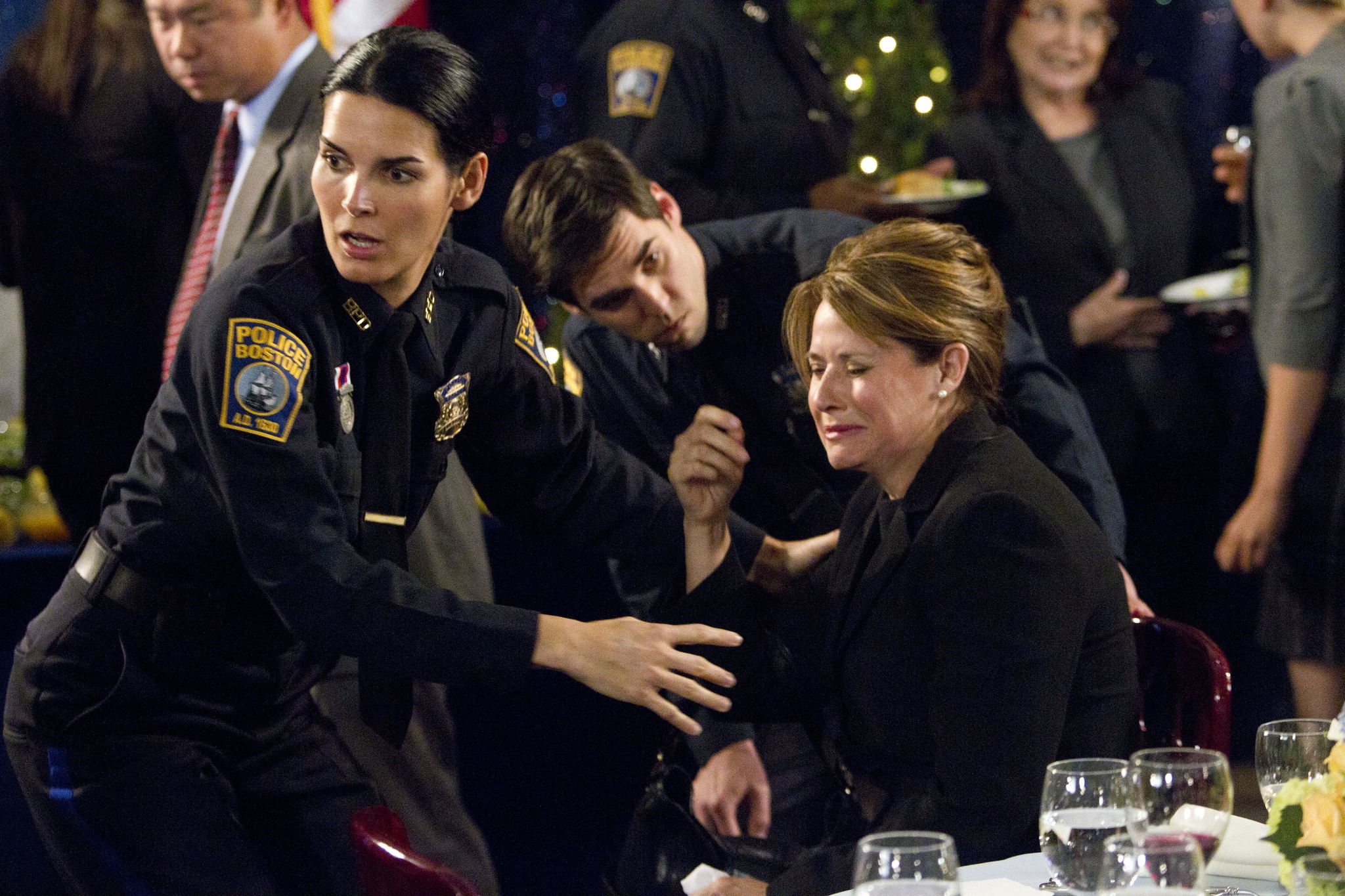 Still of Angie Harmon in Rizzoli & Isles (2010)