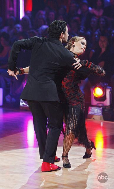 Still of Melissa Joan Hart in Dancing with the Stars (2005)