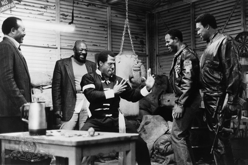 Still of Jim Brown, Isaac Hayes, Keenen Ivory Wayans, Bernie Casey and Steve James in I'm Gonna Git You Sucka (1988)