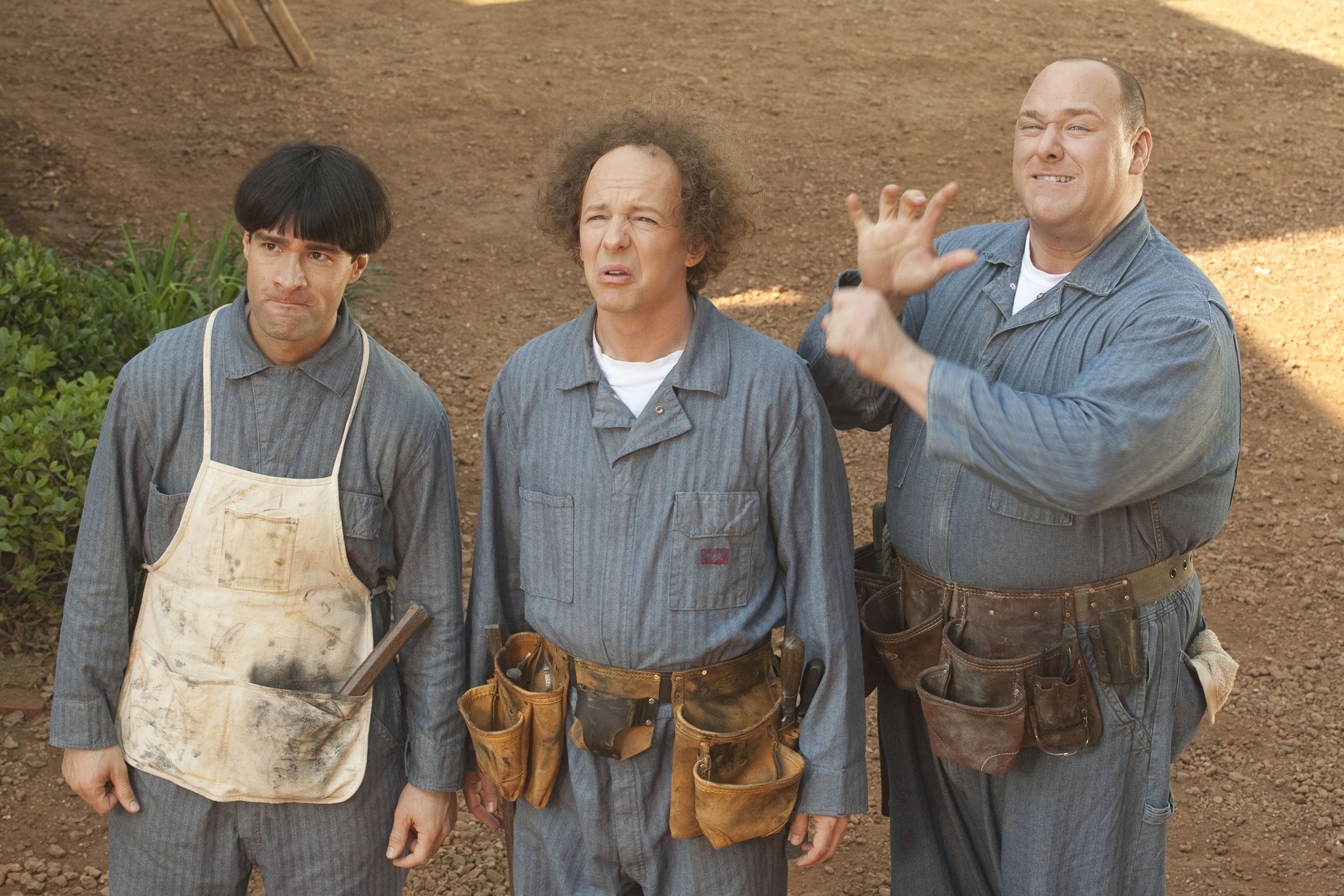 Still of Sean Hayes, Chris Diamantopoulos and Will Sasso in Trys veplos (2012)