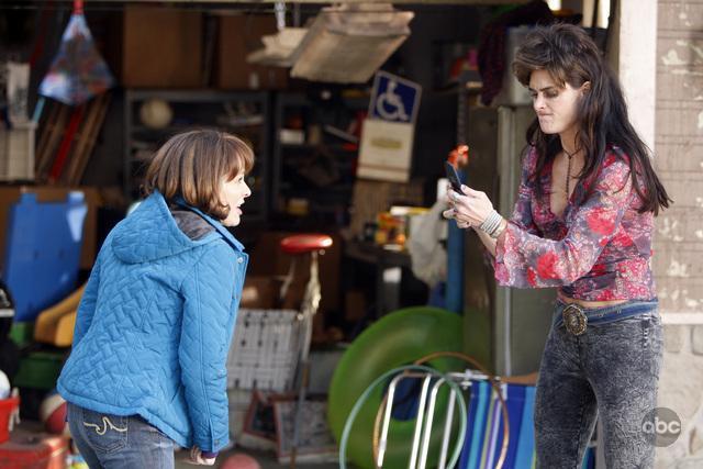 Still of Brooke Shields and Patricia Heaton in The Middle (2009)