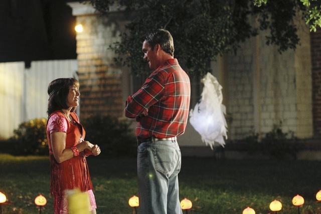 Still of Patricia Heaton and Neil Flynn in The Middle (2009)